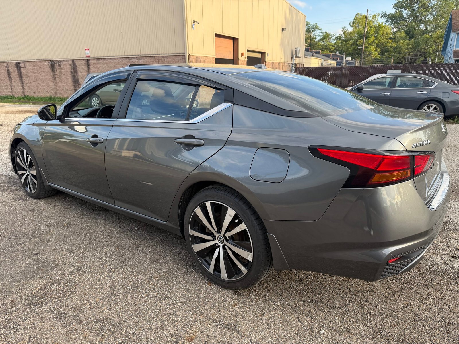 2019 Nissan Altima SR - Photo 11
